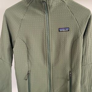 Patagonia Women’s XS Olive Performance Jacket